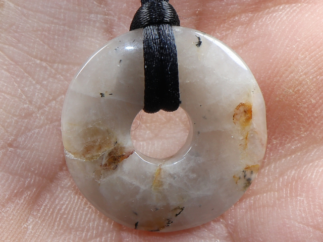 quartz with cord