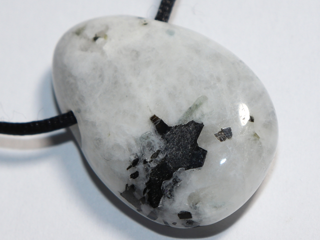 weißer Labradorit mit Band oder Silber 925