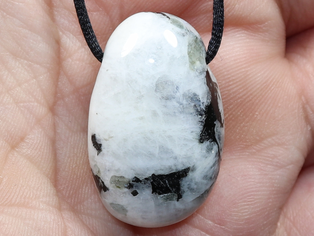 weißer Labradorit mit Band oder Silber 925