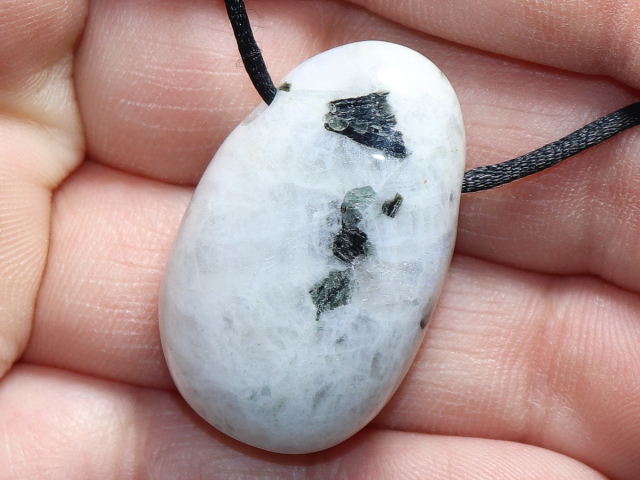 weißer Labradorit mit Band oder Silber 925