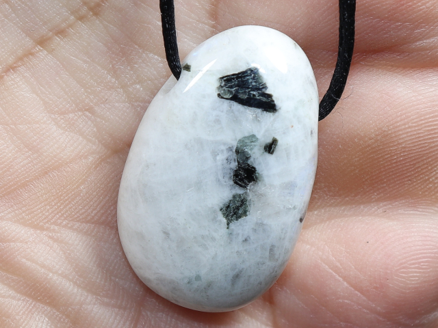 weißer Labradorit mit Band oder Silber 925