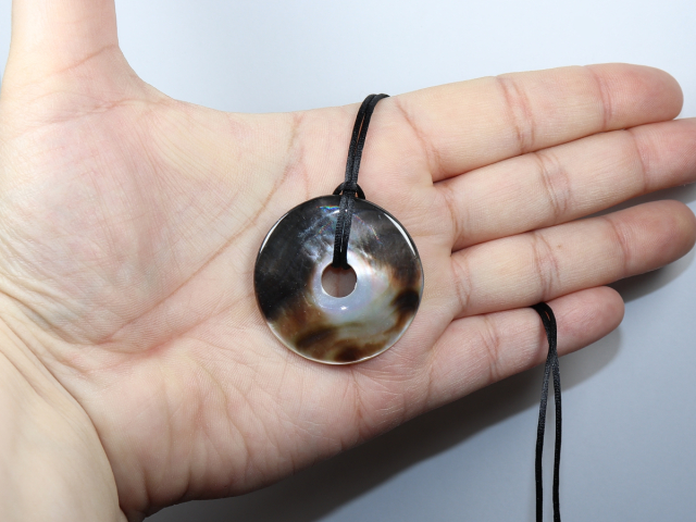abalone shell with cord