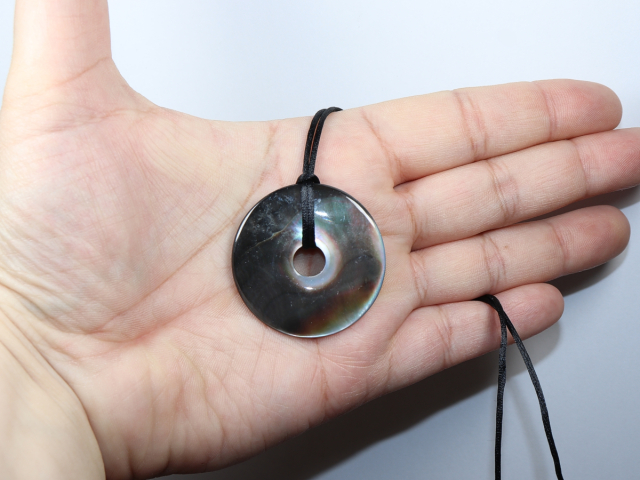 abalone shell with cord