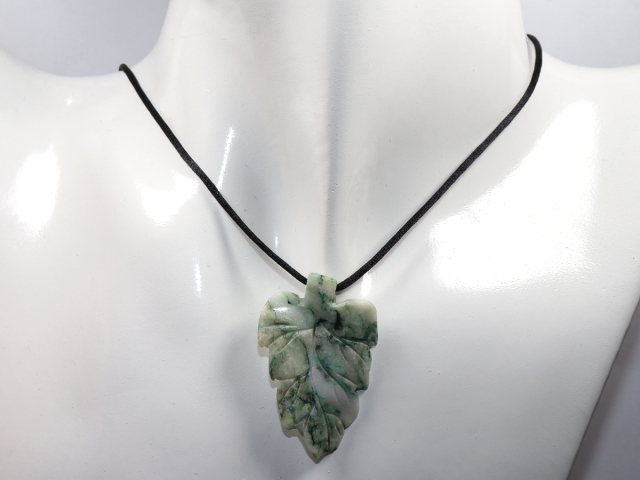 mariposite-dolomite with cord or silver 925