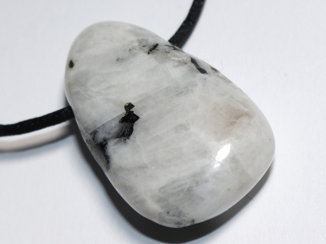 Preview: weißer Labradorit mit Band oder Silber 925