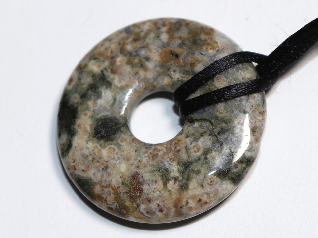 Ozeanjaspis mit Band