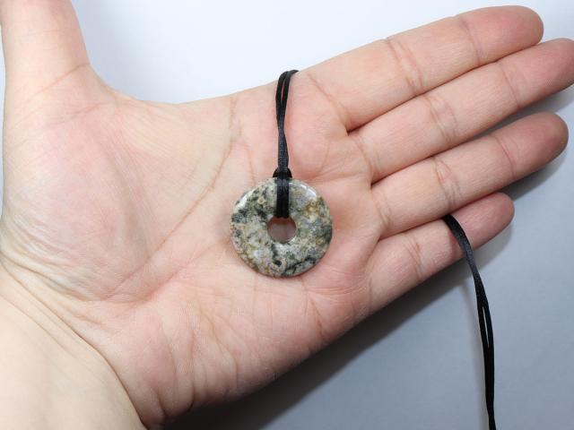 Ozeanjaspis mit Band