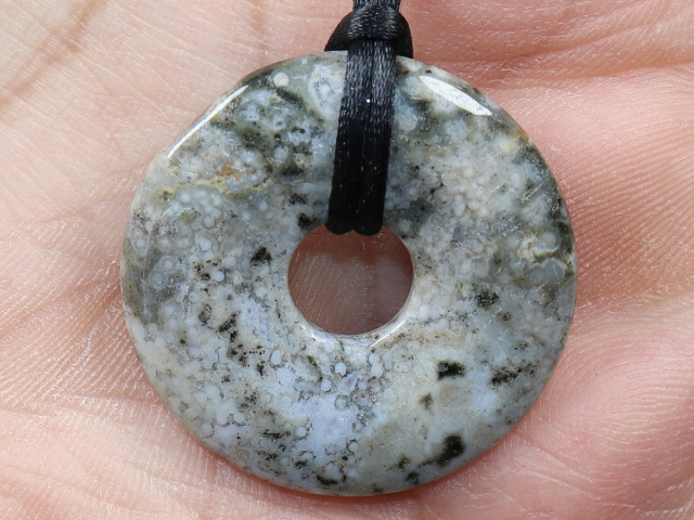 Ozeanjaspis mit Band