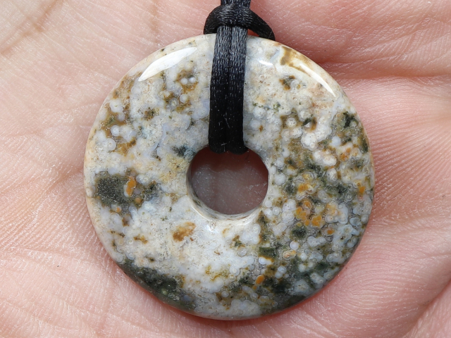 Ozeanjaspis mit Band