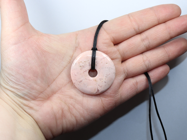 Rhodochrosit mit Band