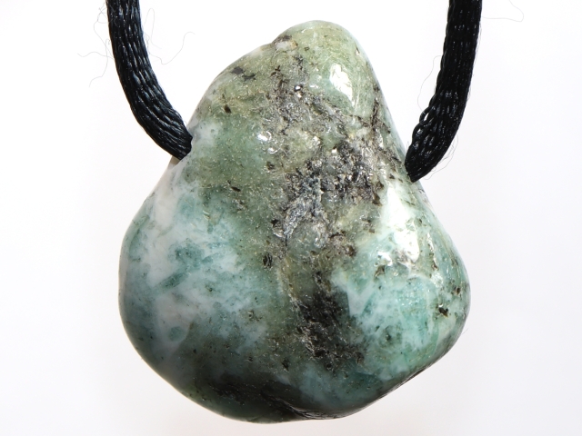 emerald in quartz with cord or silver 925