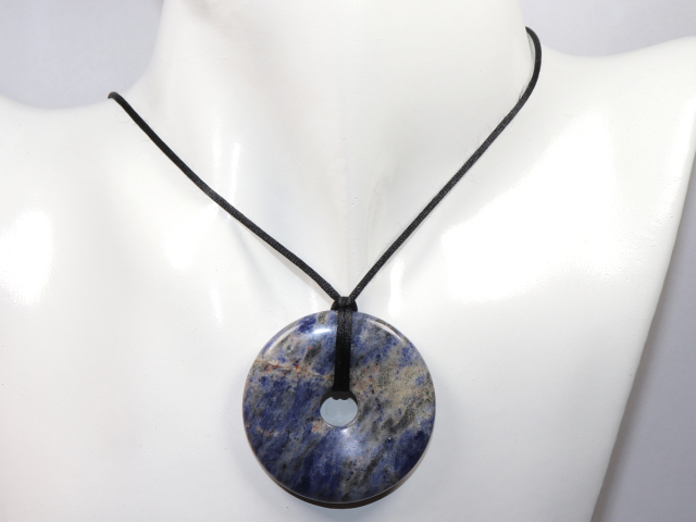 Preview: sodalite with cord