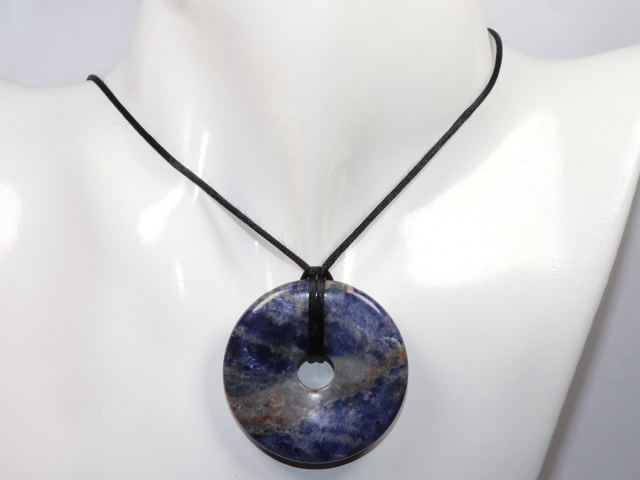Preview: sodalite with cord