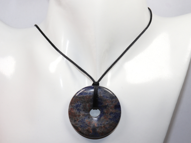 Preview: sodalite with cord