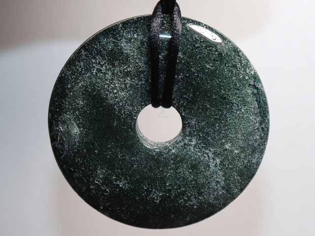 Preview: moss agate with cord