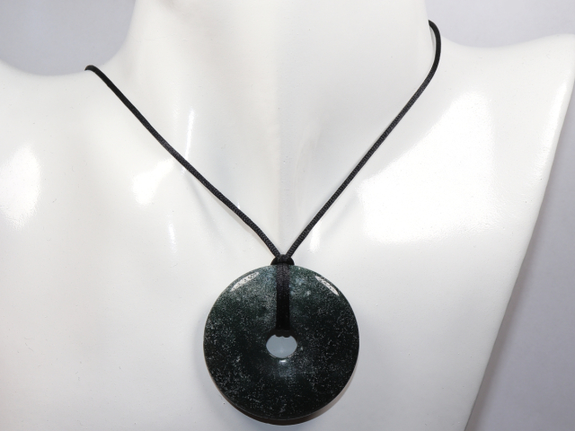 Preview: moss agate with cord