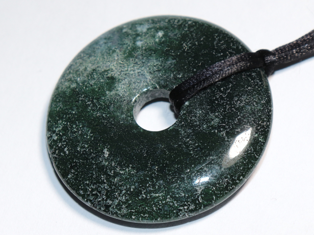 moss agate with cord