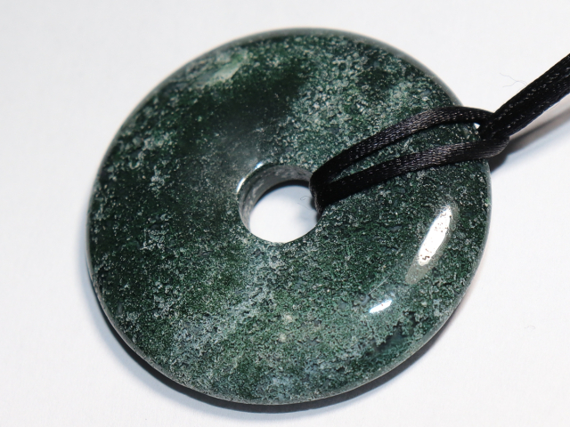 moss agate with cord
