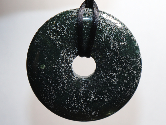 Preview: moss agate with cord