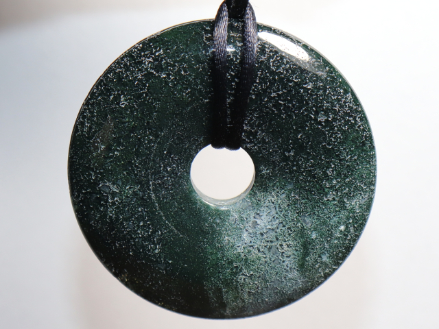 Preview: moss agate with cord