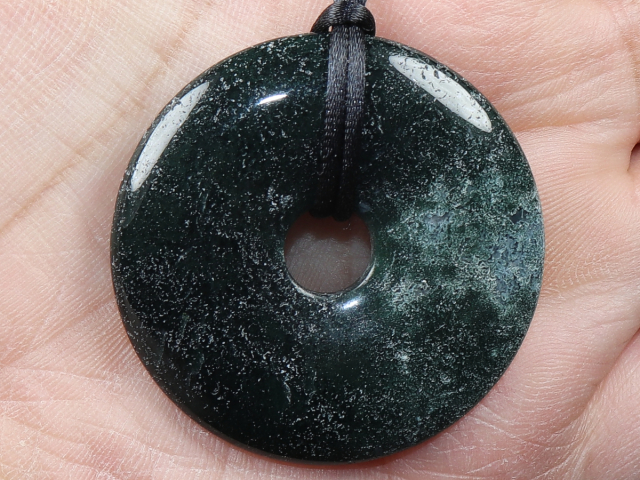 moss agate with cord