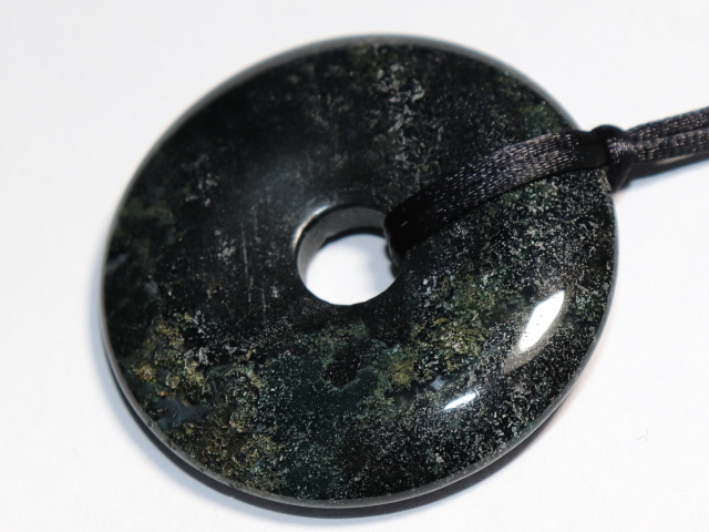 Preview: moss agate with cord