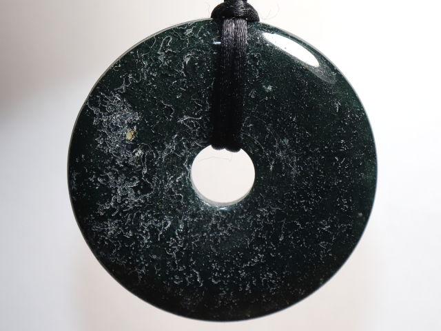 moss agate with cord