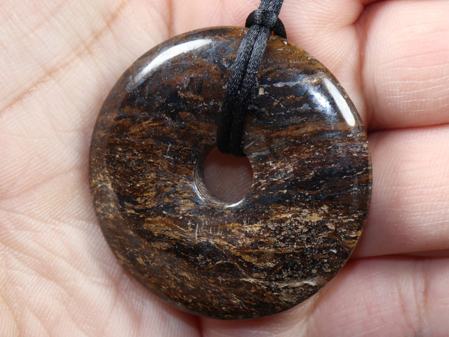 bronzite with cord