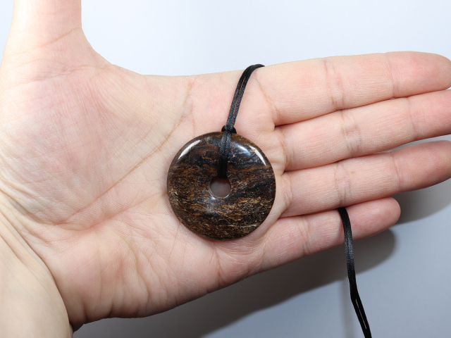 bronzite with cord