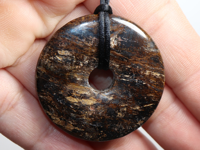 bronzite with cord