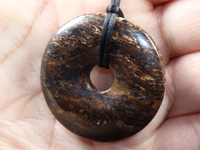bronzite with cord