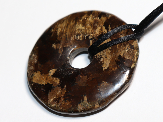 bronzite with cord