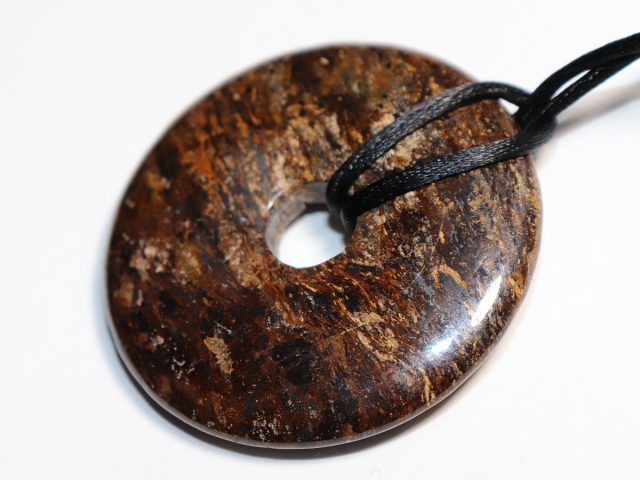 bronzite with cord