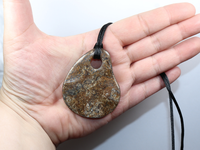 bronzite with nylon cord