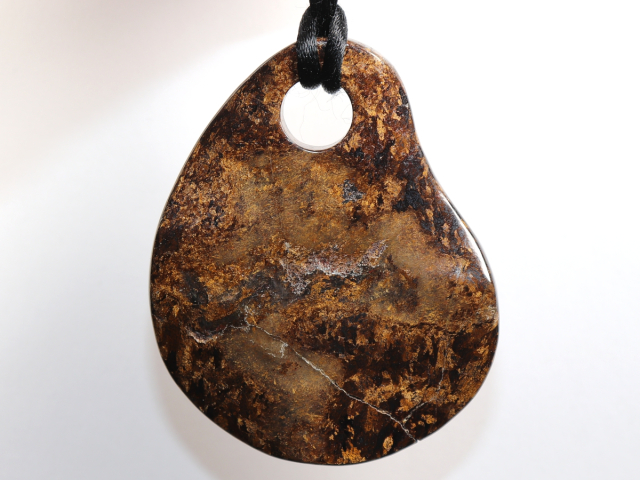 bronzite with nylon cord