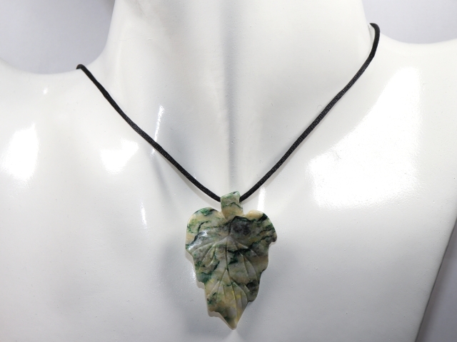 mariposite-dolomite with cord or silver 925