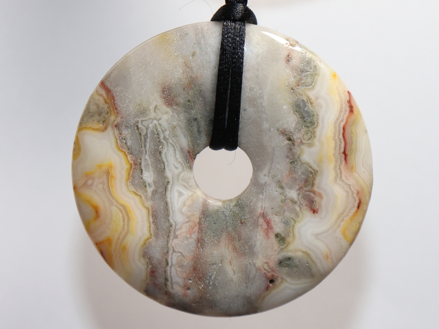 crazy lace agate with cord