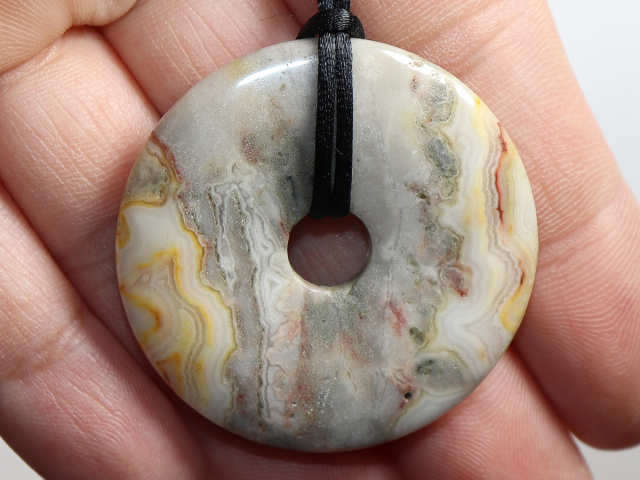crazy lace agate with cord