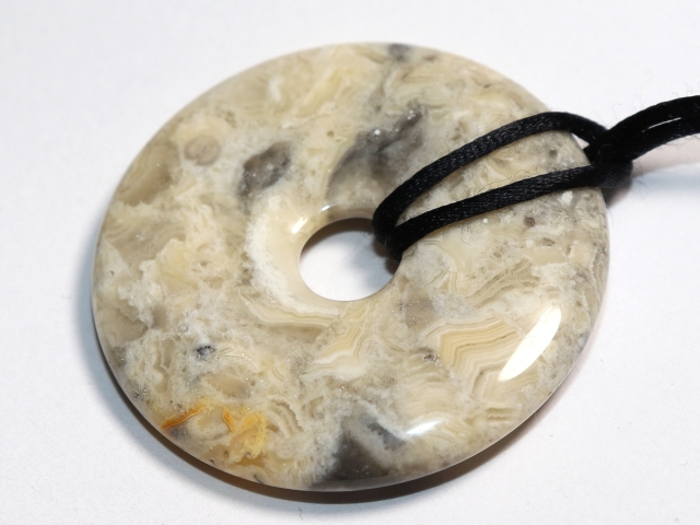 crazy lace agate with cord