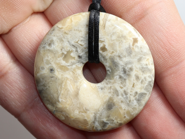 crazy lace agate with cord