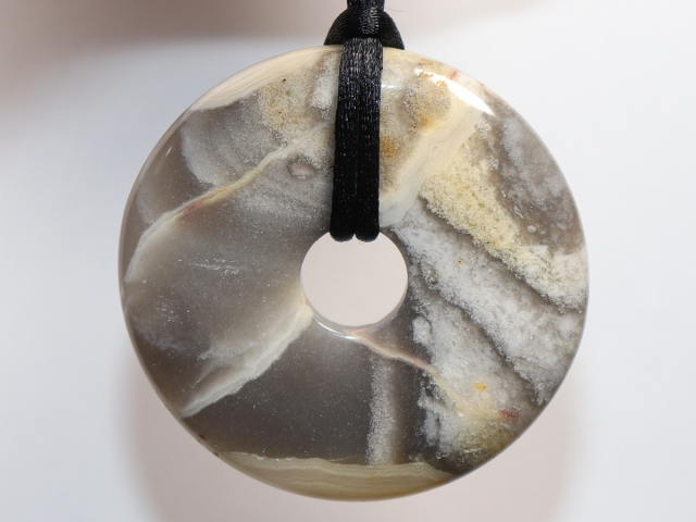 crazy lace agate with cord