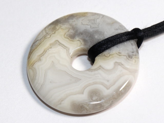 crazy lace agate with cord