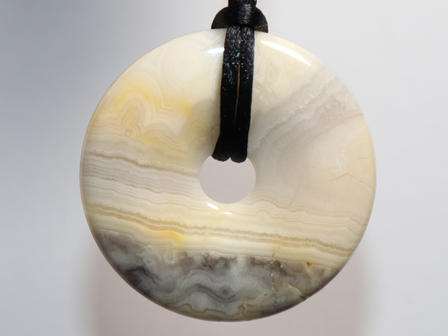 crazy lace agate with cord