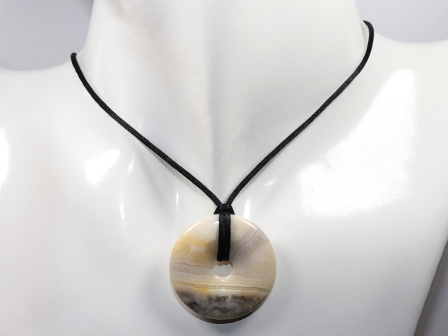 crazy lace agate with cord