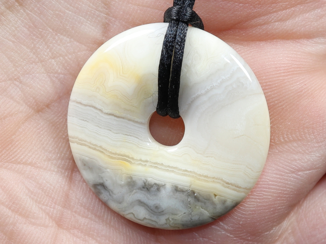 crazy lace agate with cord