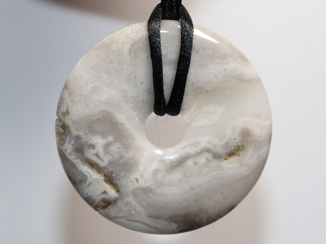 crazy lace agate with cord