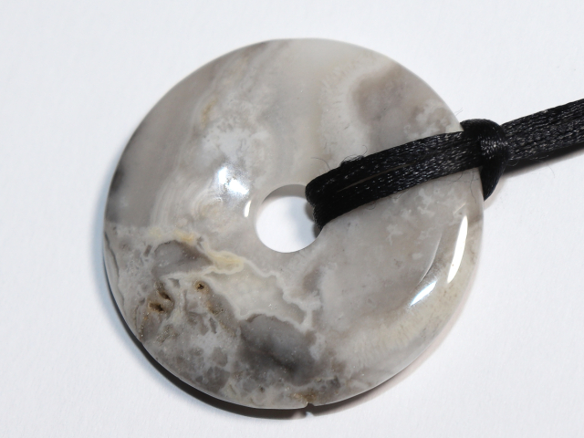 crazy lace agate with cord