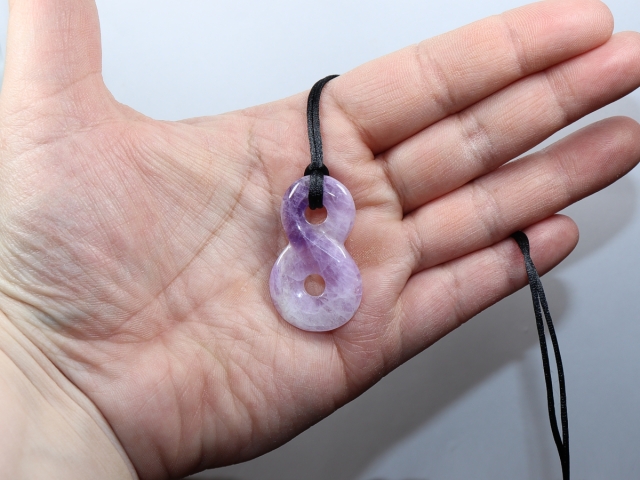 amethyst with cord