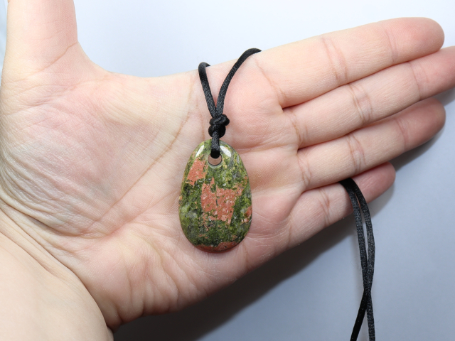 unakite with cord
