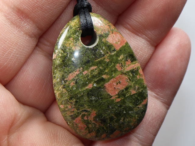 unakite with cord